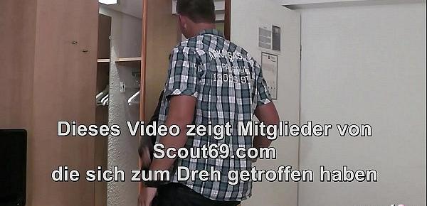  Deutsche MILF Hure fickt mit Jungspund fuer Geld im Hotel - German Mom